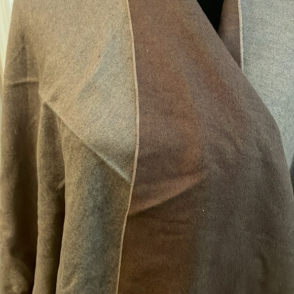 Reversible brown cape - Picture 4 of 4